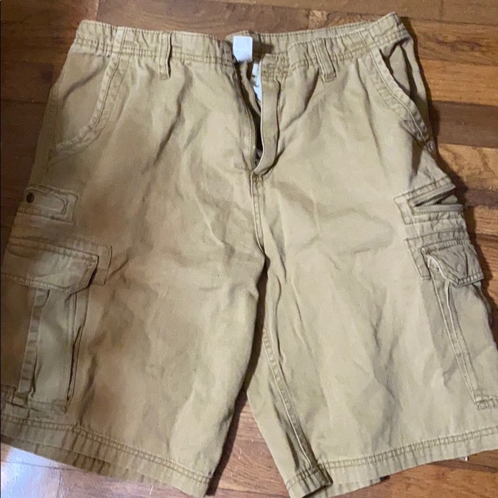 Men’s cargo shorts size 38